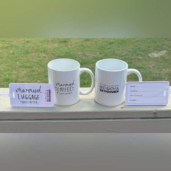 Set of Two coffee cups with two matching luggage tags - Picture 3 of 11